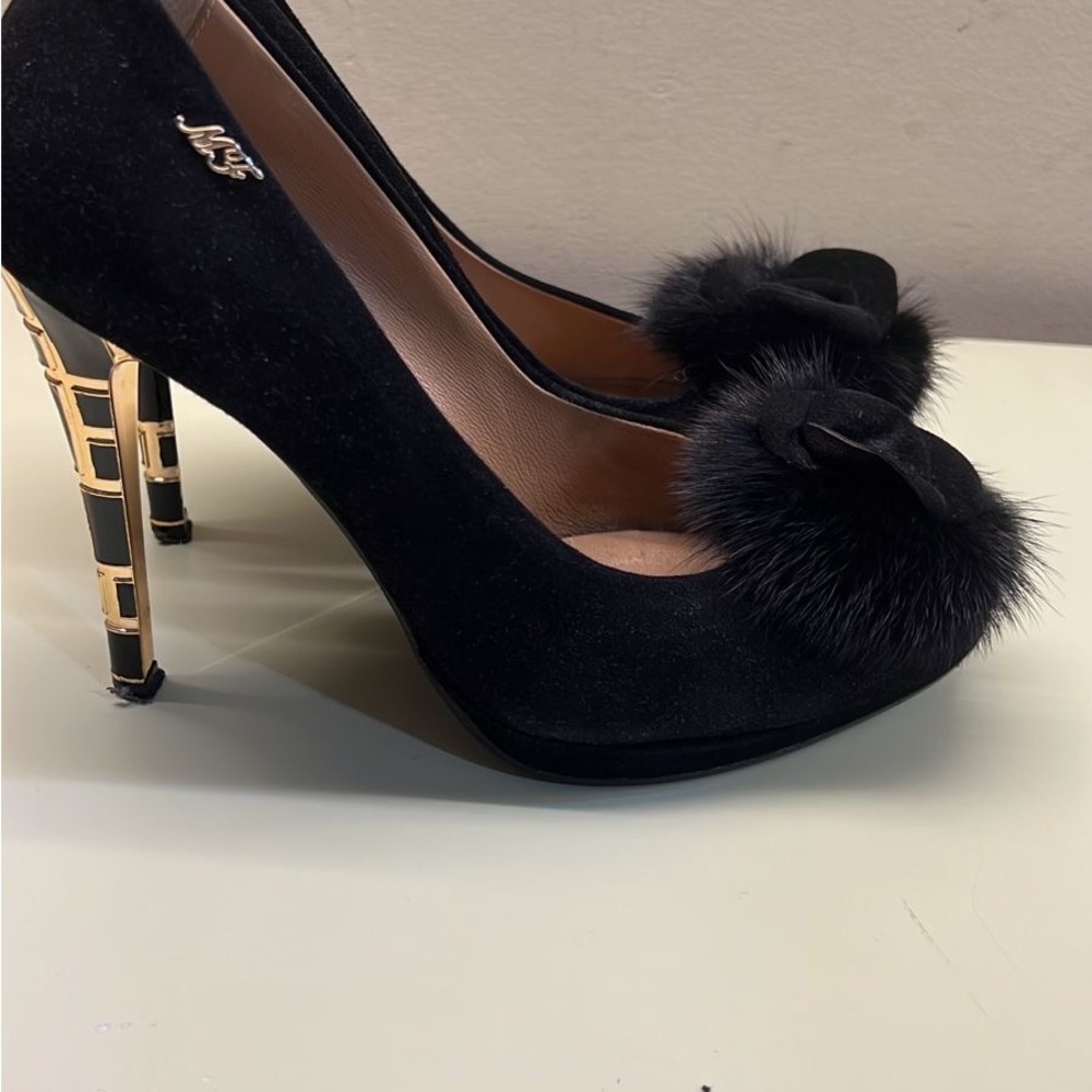 MARINO FABIANI MADE IN ITALY velvet black heel with floral detail